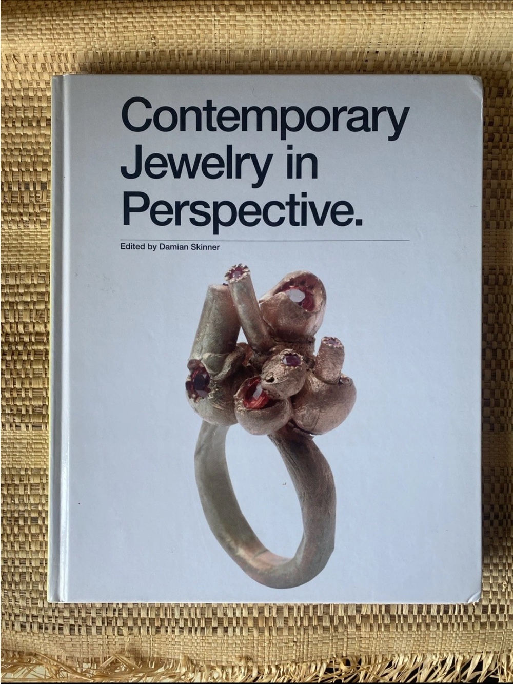 Contemporary Jewelry in Perspective — Art Book